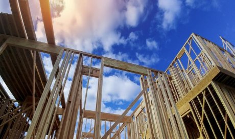 Construction de maison en bois par un architecte 